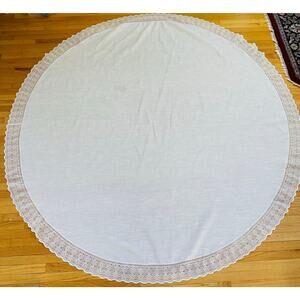Round Lace White 65" Tablecloth